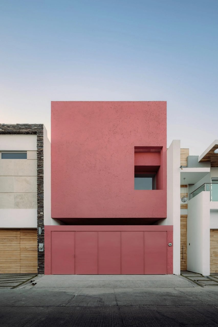Cesar Bejar Studio pink house Mexico