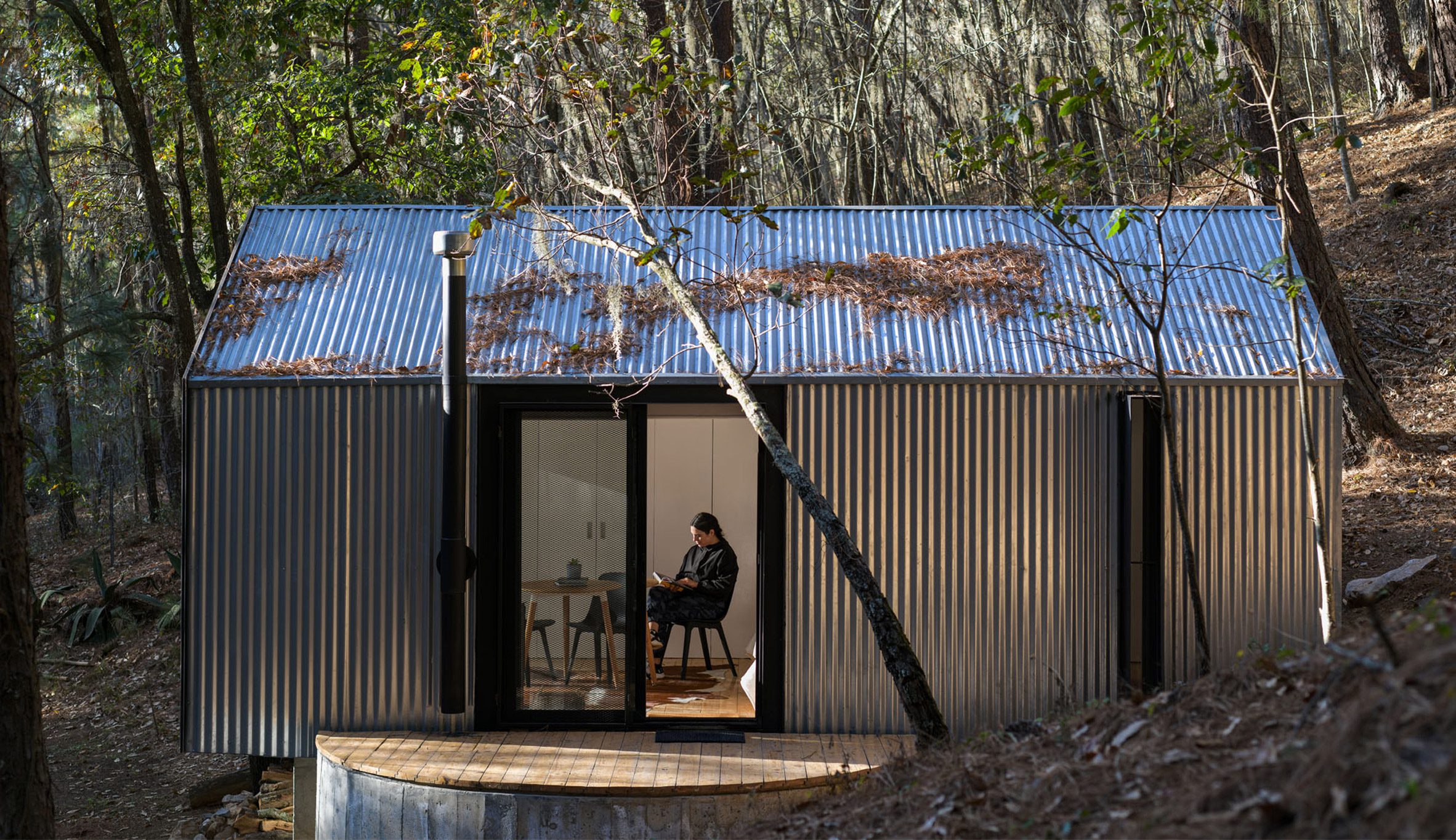 S-AR creates deconstructed house for glamping in the Mexican forest