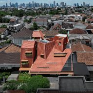 Distracted House in Jakarta by Ismail Solehudin Architecture