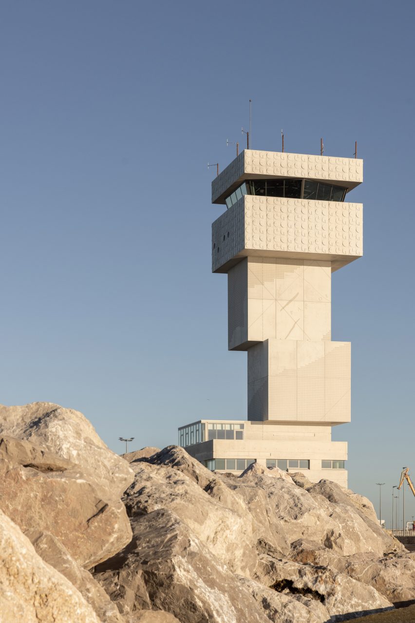 Concrete Calais port lookout office tower by Atelier 9.81