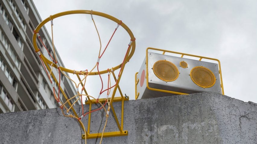 Streetball hoop and speaker