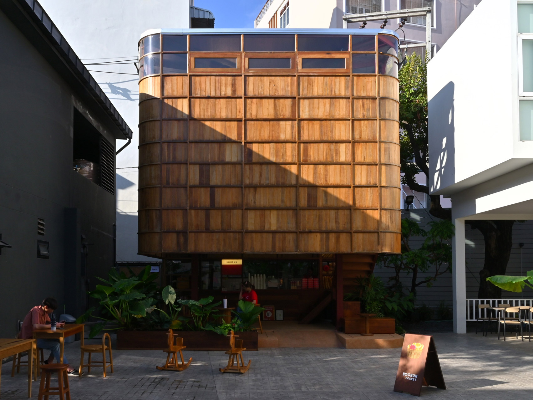 Front elevation of Boobun Pocket Cafe by CUP Scale Studio