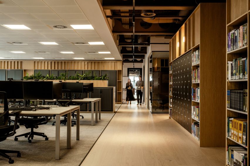 Open-plan office in Edinburgh designed by 'Kin