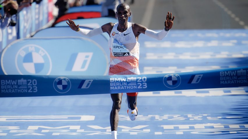 Eliud Kipchoge crossing the line at the Berlin Marathon 2023