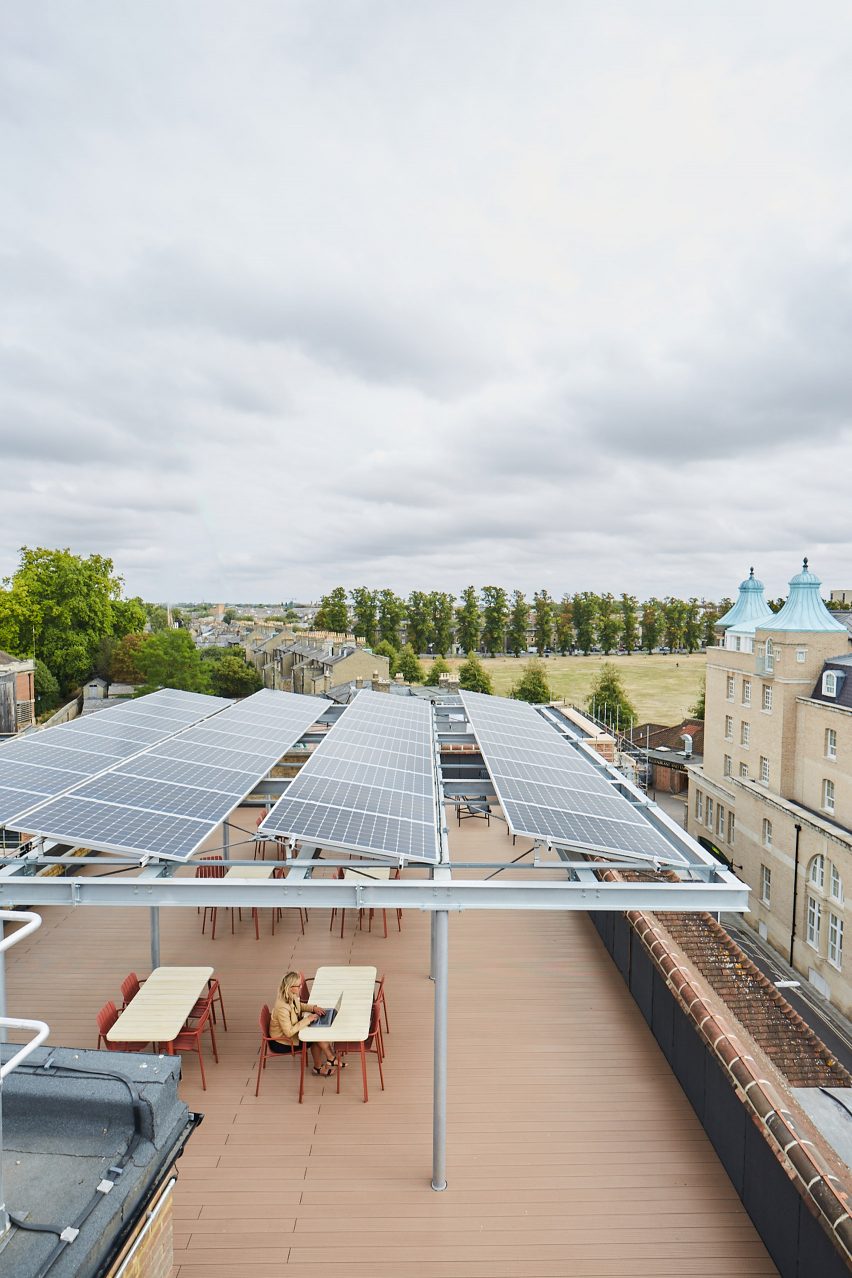 Roof terrace with photovoltaic canopy 