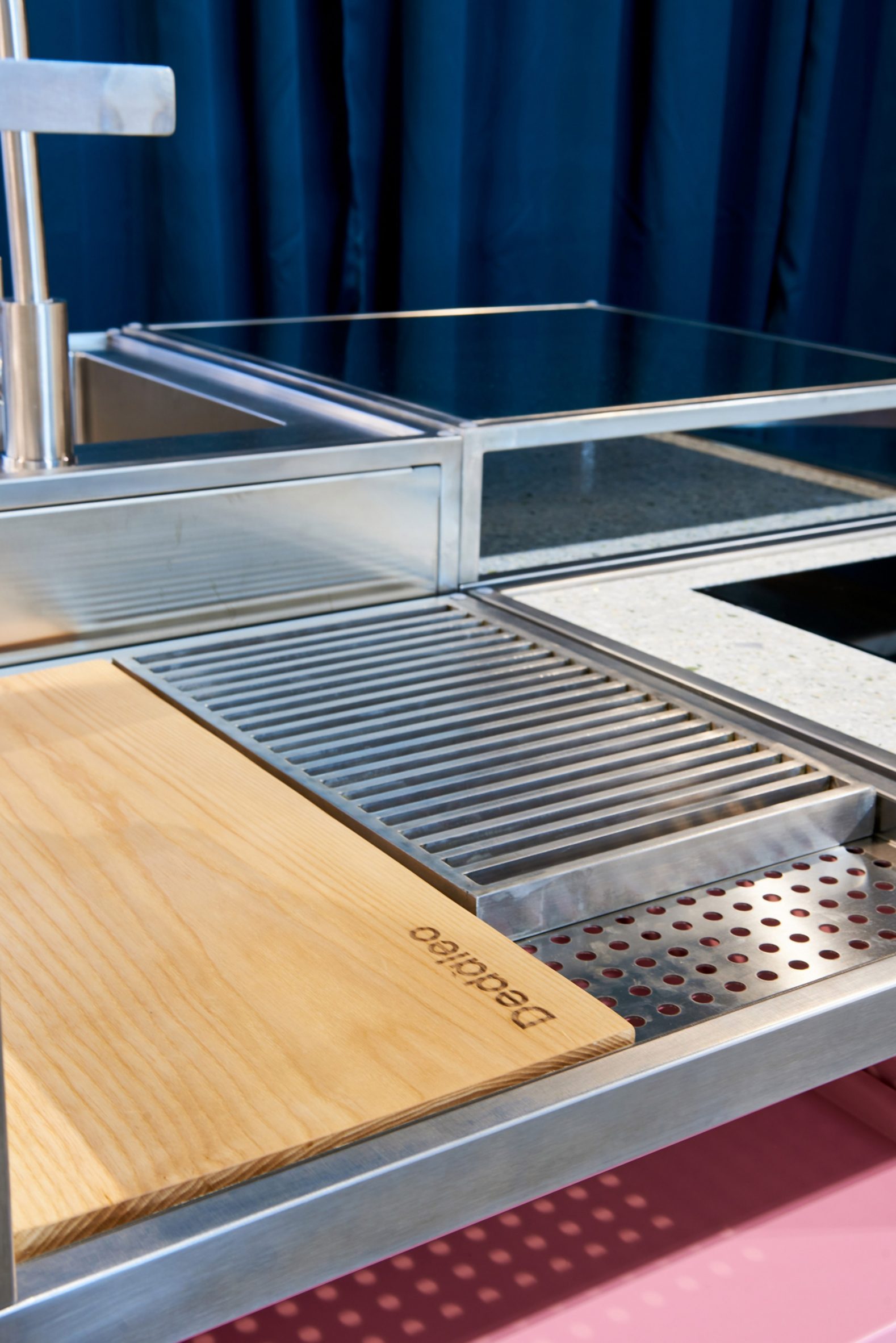 Integrated chopping board in Ilo+milo 2.0 modular kitchen