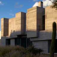 Lucio Muniain designs Mexican concrete house as "habitable sculpture"