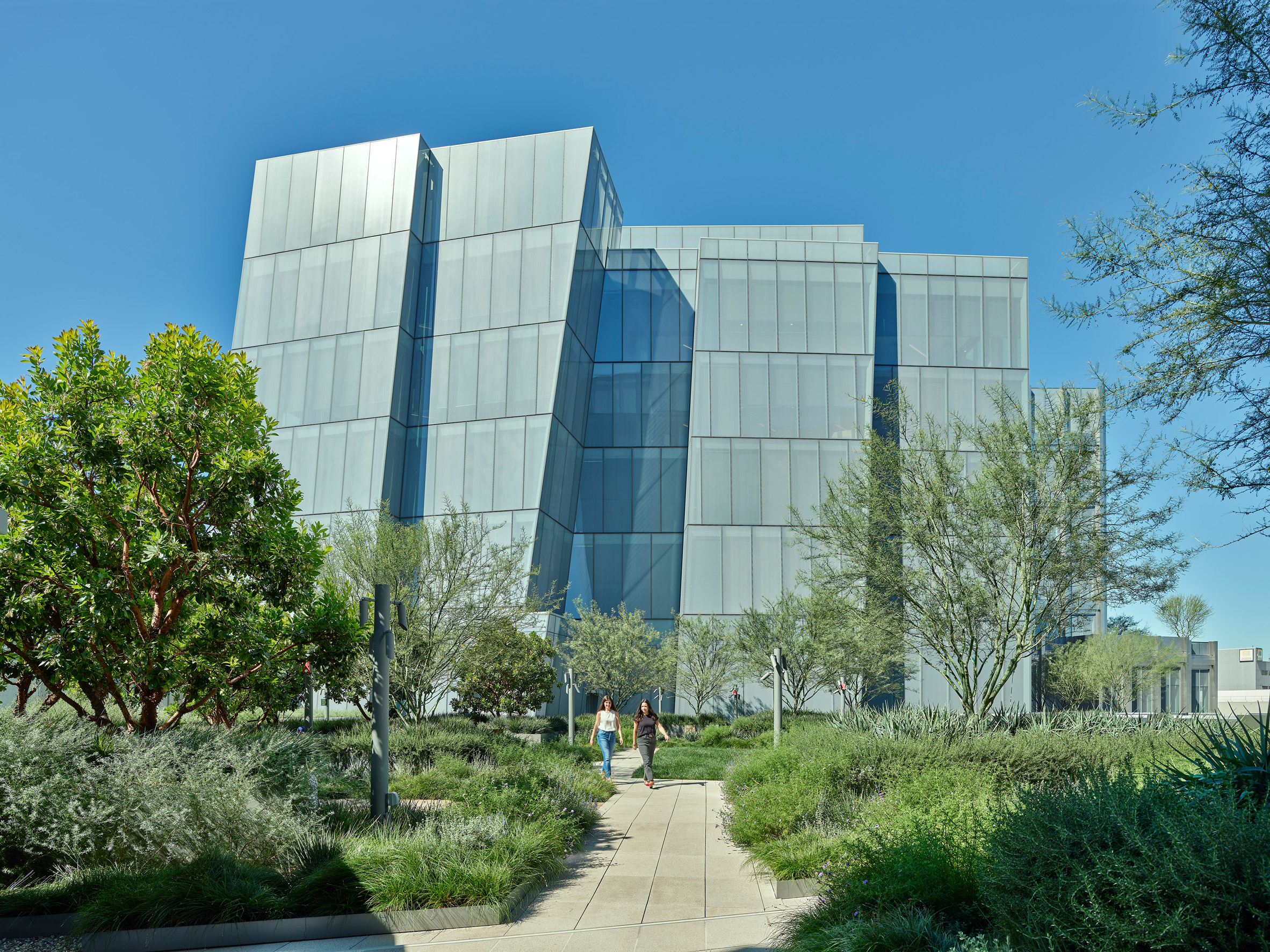 Gehry Partners–Designed Warner Bros. Headquarters Completed in Burbank