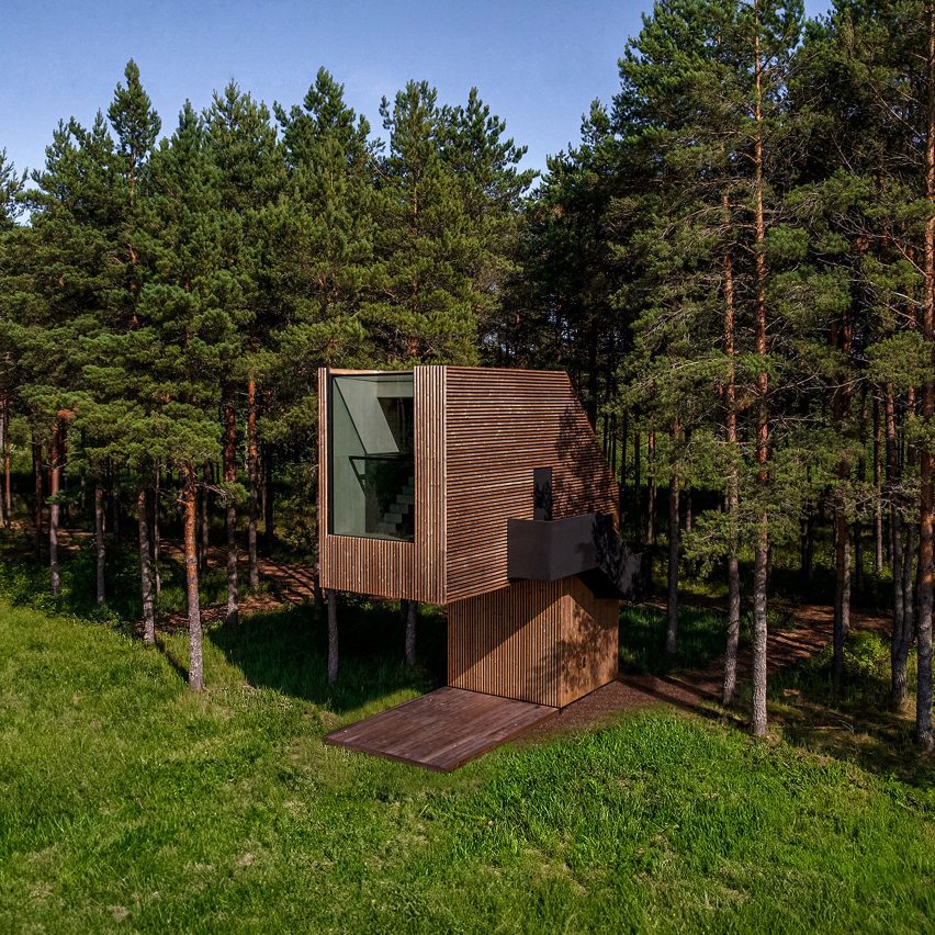 Treehouse-like holiday home
