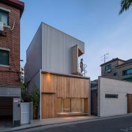 YounghanChung Architects designs small study in Seoul