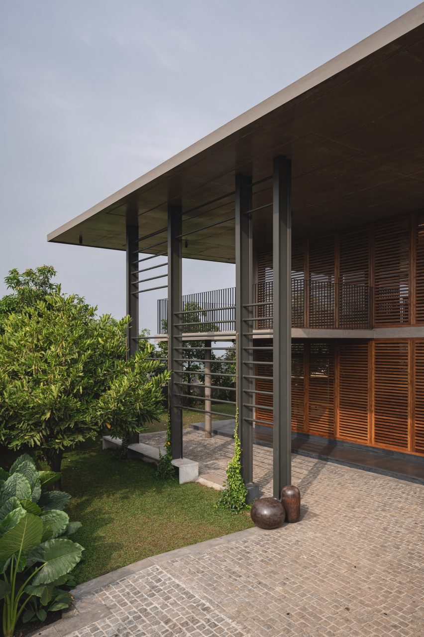 home in Kerala, India by 3dor Concepts