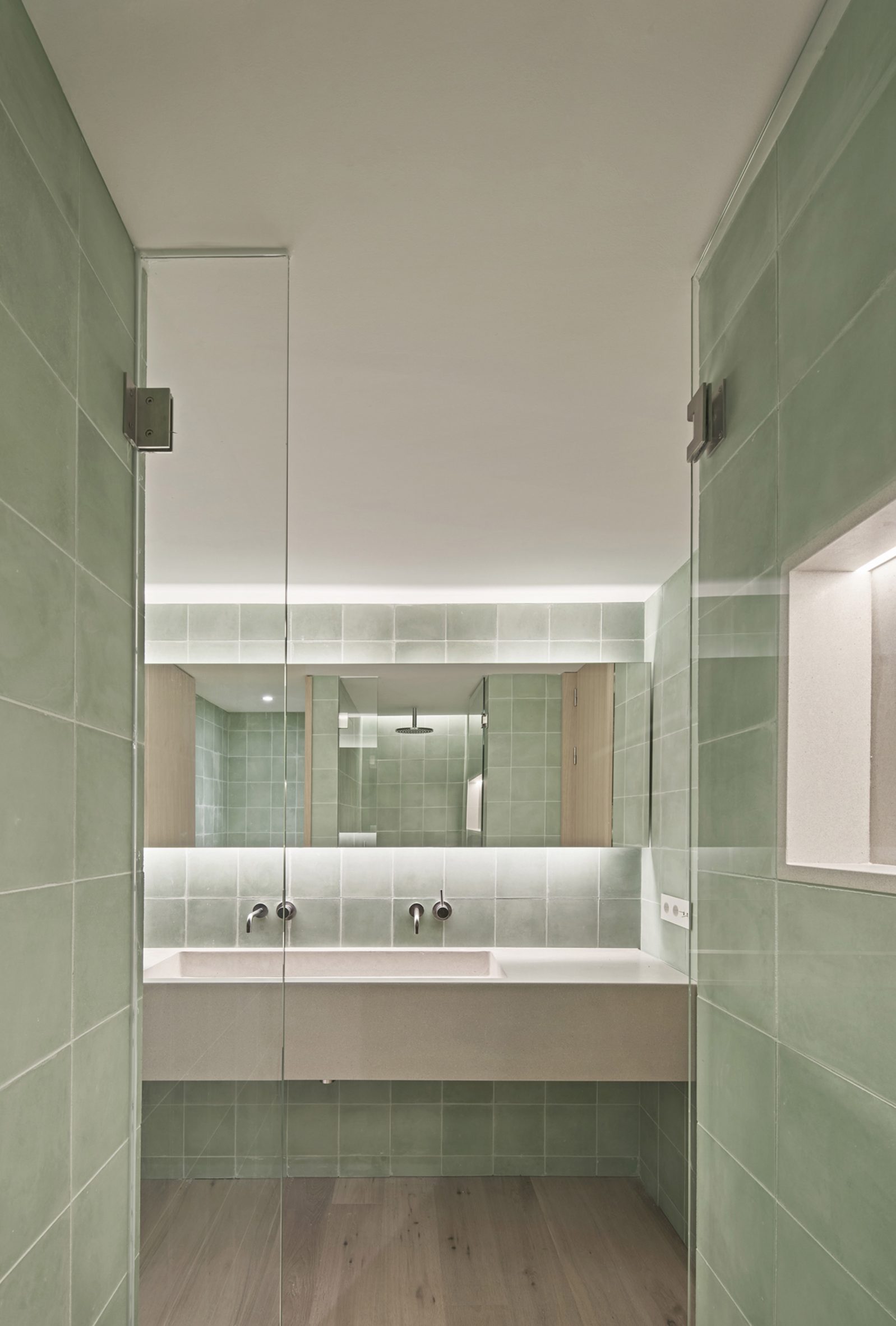 Bathroom interior of Paral·lel apartment block