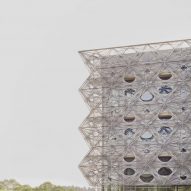 Woven fibre facade at Texoversum school of textiles by Allmannwappner and Menges Scheffler Architekten