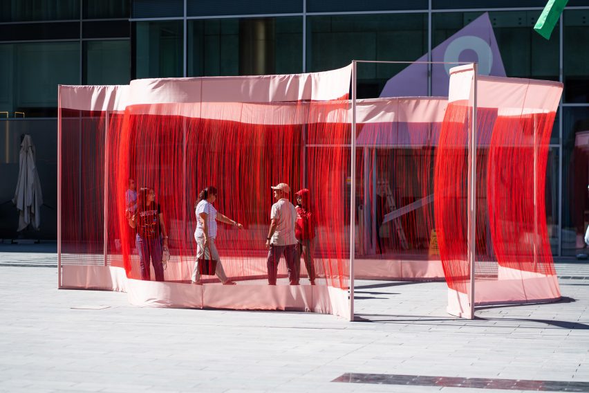 Silk-fabric pavilion in Dubai