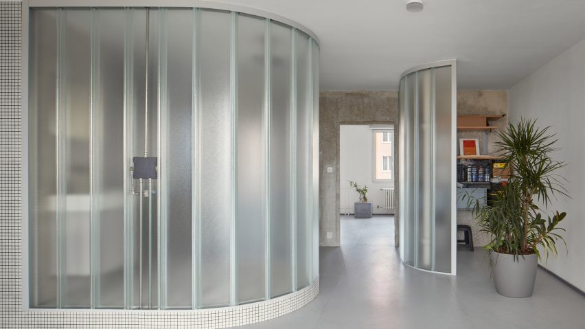 NeuhÃ¤usl Hunal renovate apartment in Prague using curved glass walls