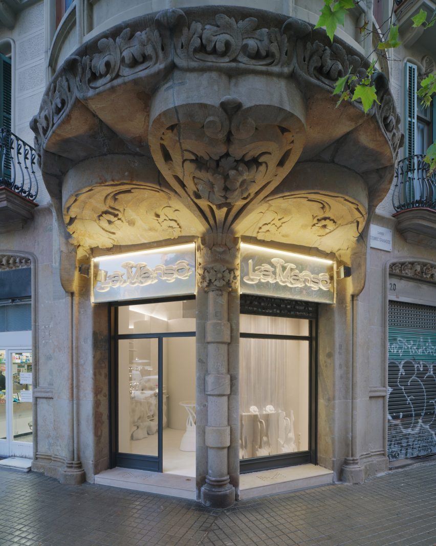 Exterior of La Manso store in Barcelona