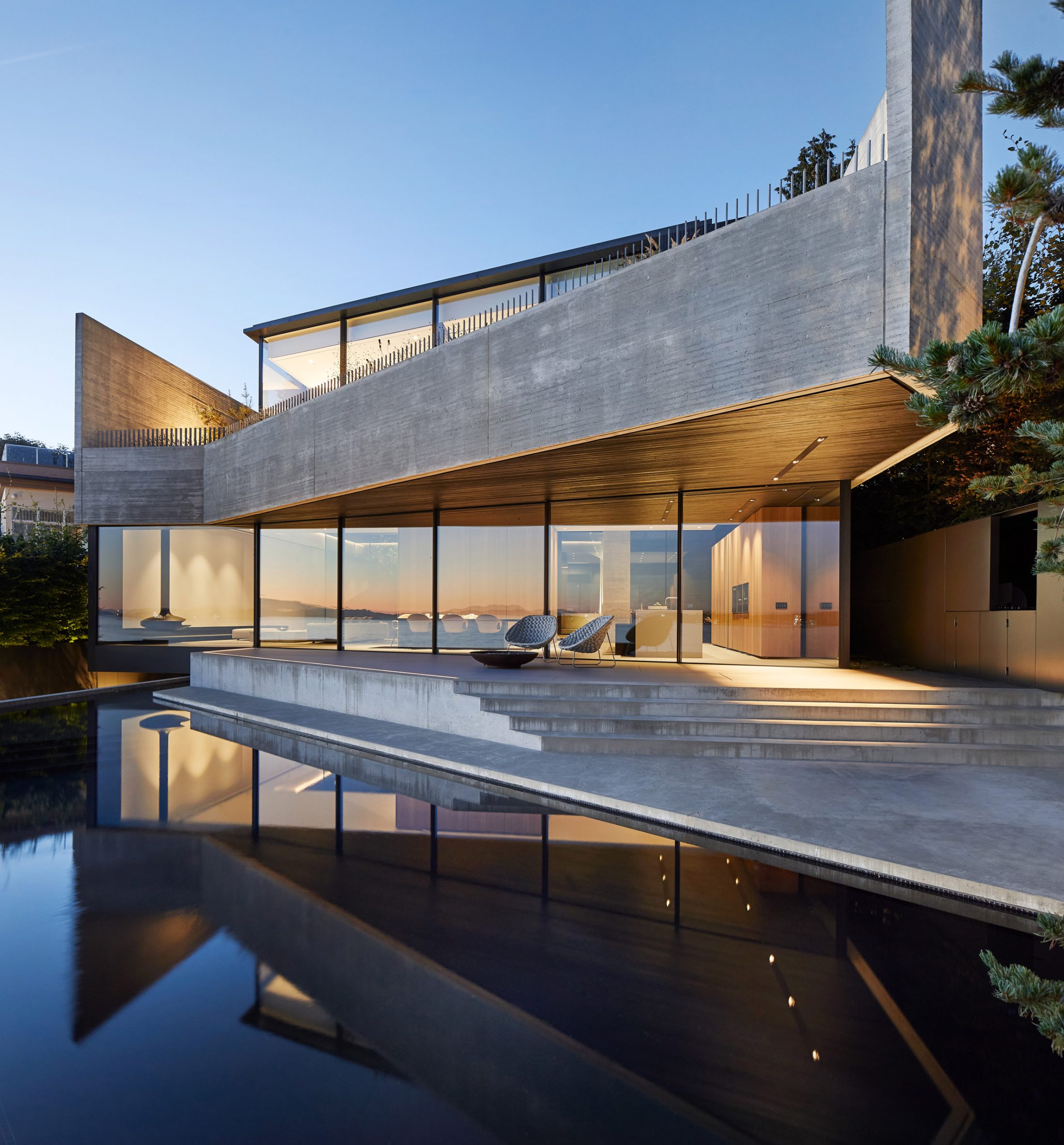 Concrete house by McLeod Bovell