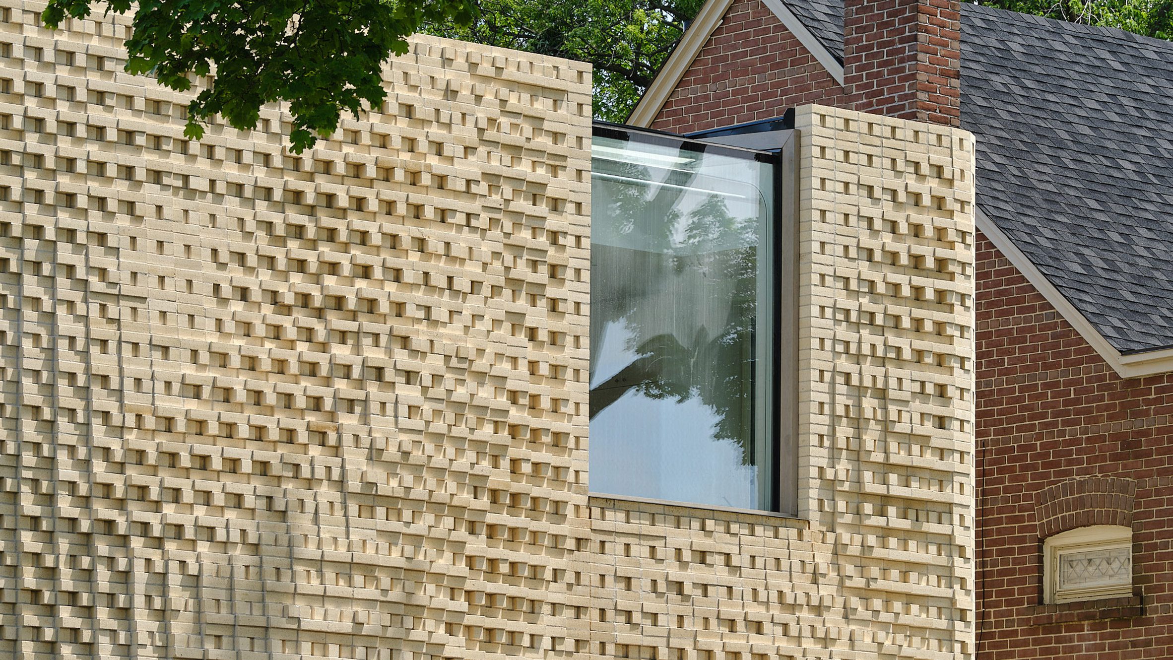 Partisans pixelates a rolling brick facade in Toronto - Vimarsana News