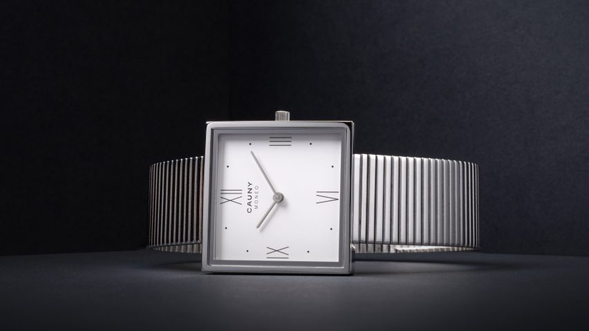 Cauny watch in Moneo Silver