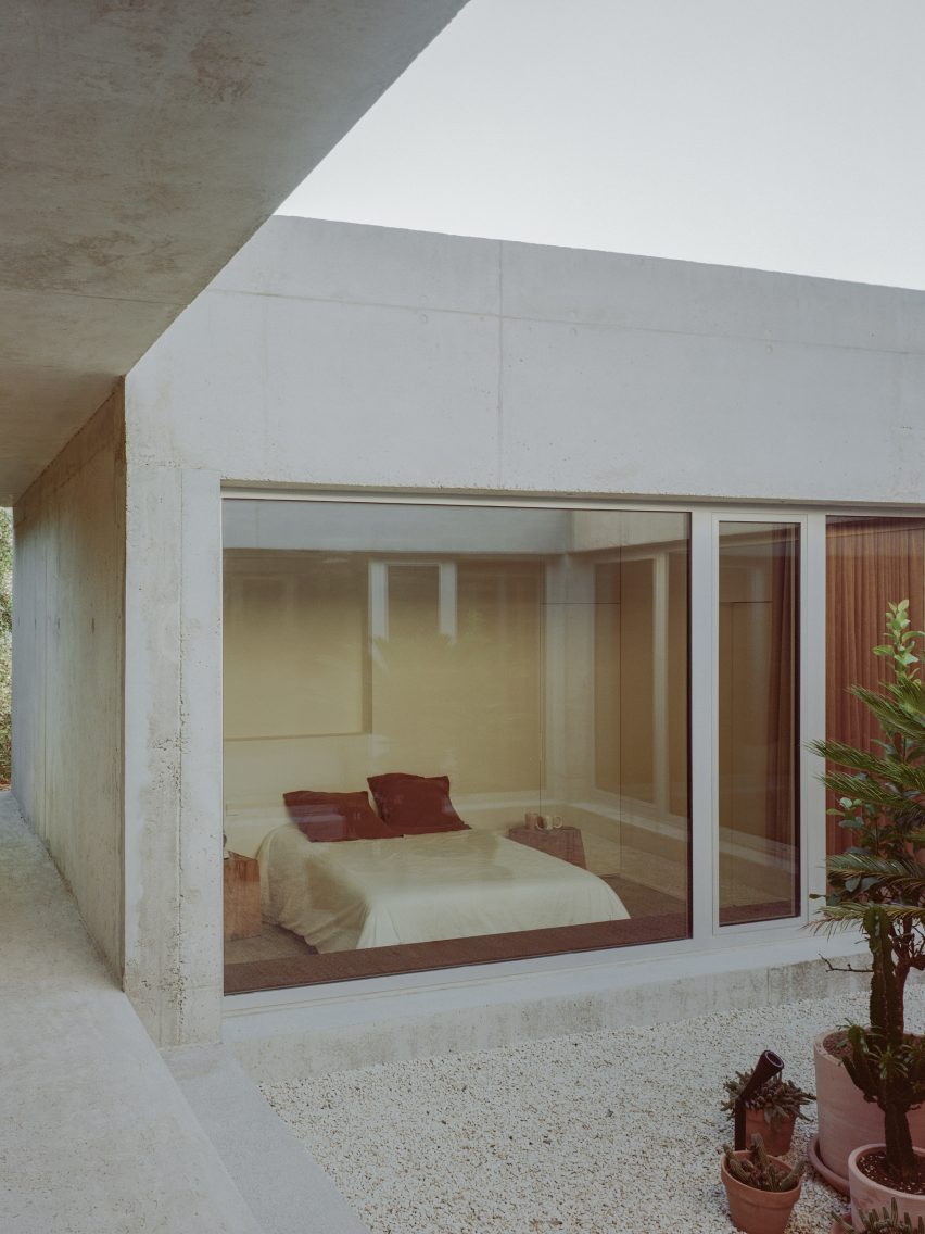 View of bedroom at Les Blanches de Payzac by Alors Studio