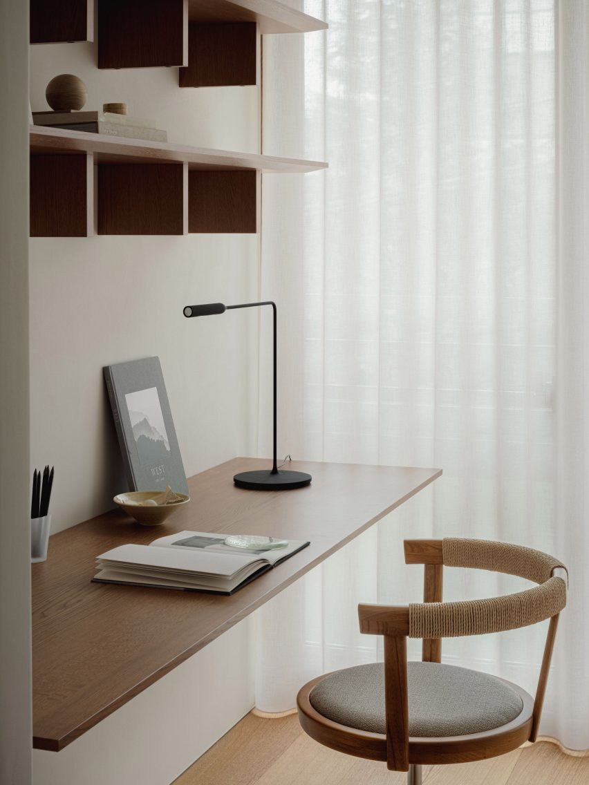 Desk space within Azabu Hills Residence in Tokyo