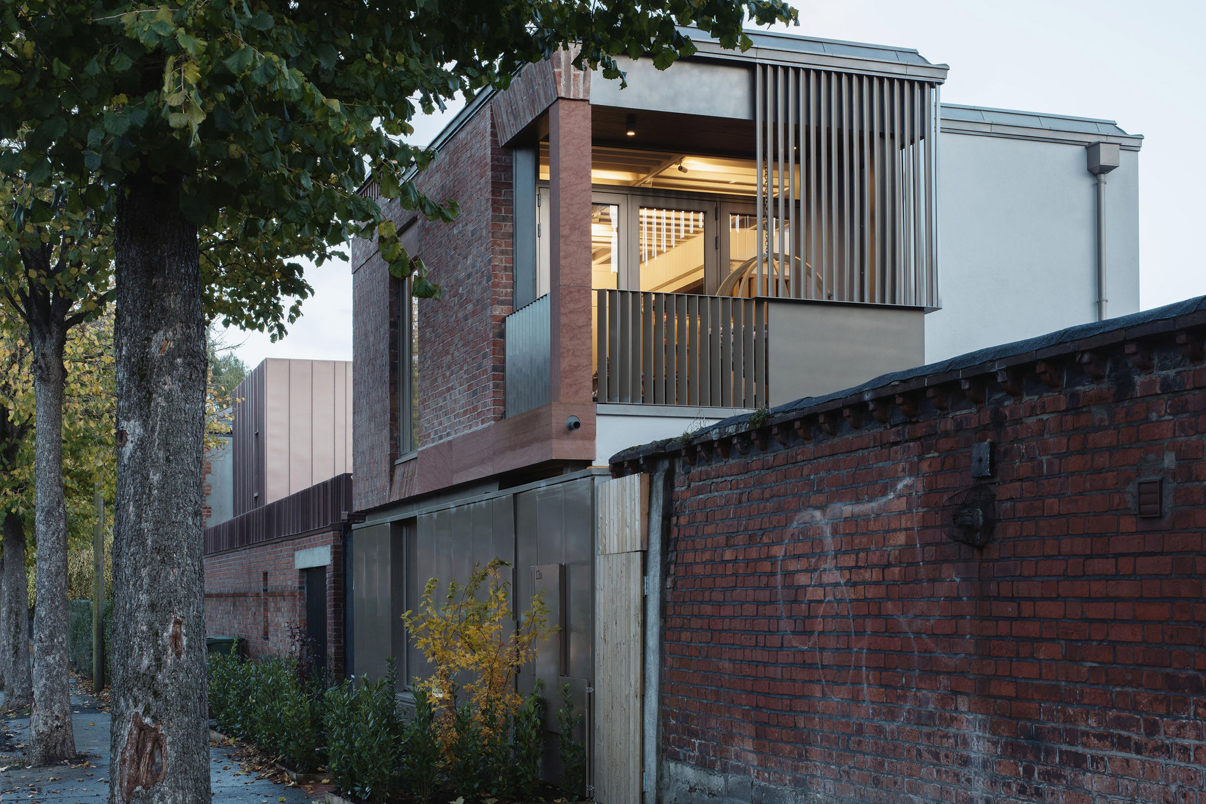 Exterior view of home by Gró Works