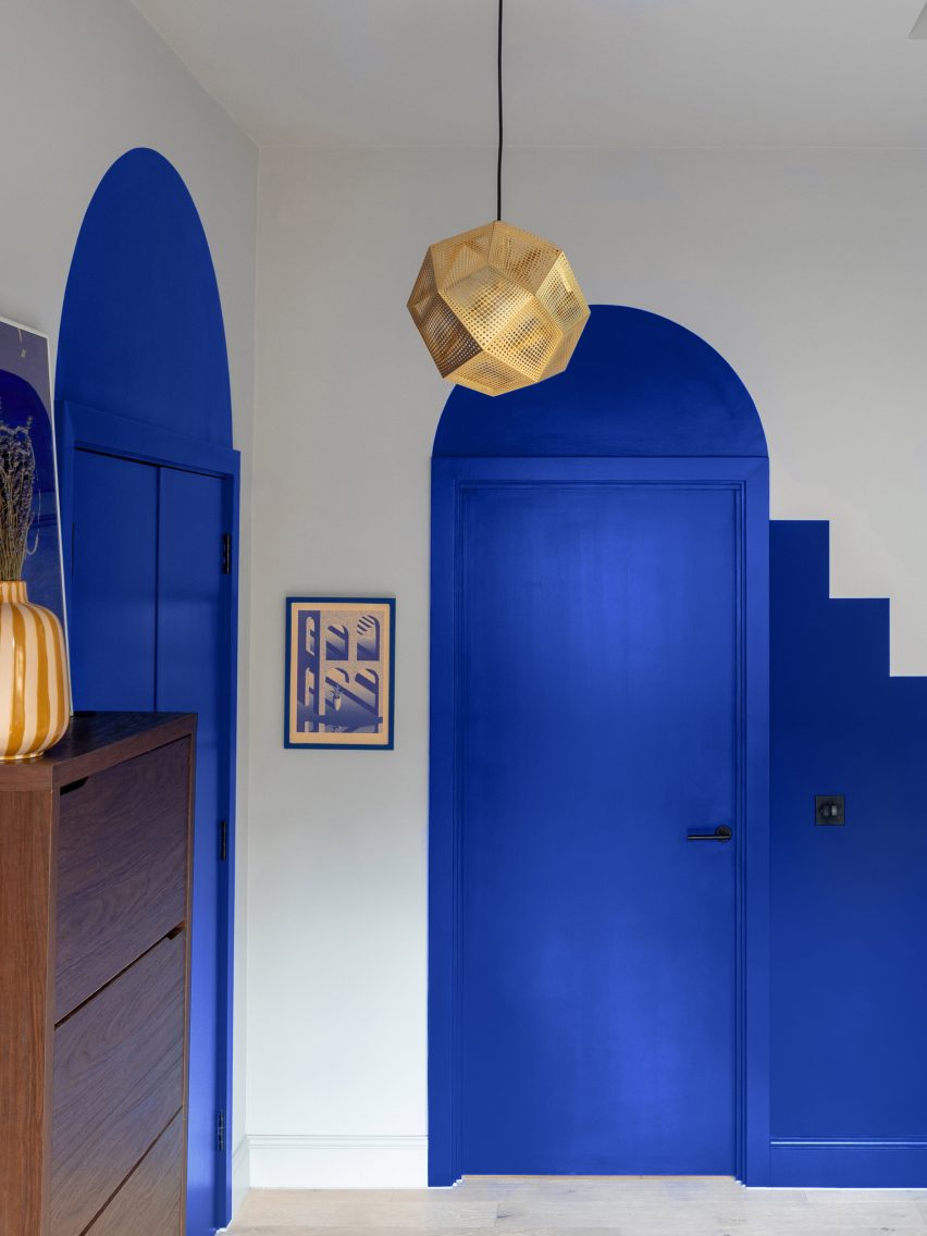 Blue arches in Moroccan-inspired townhouse by PL Studio