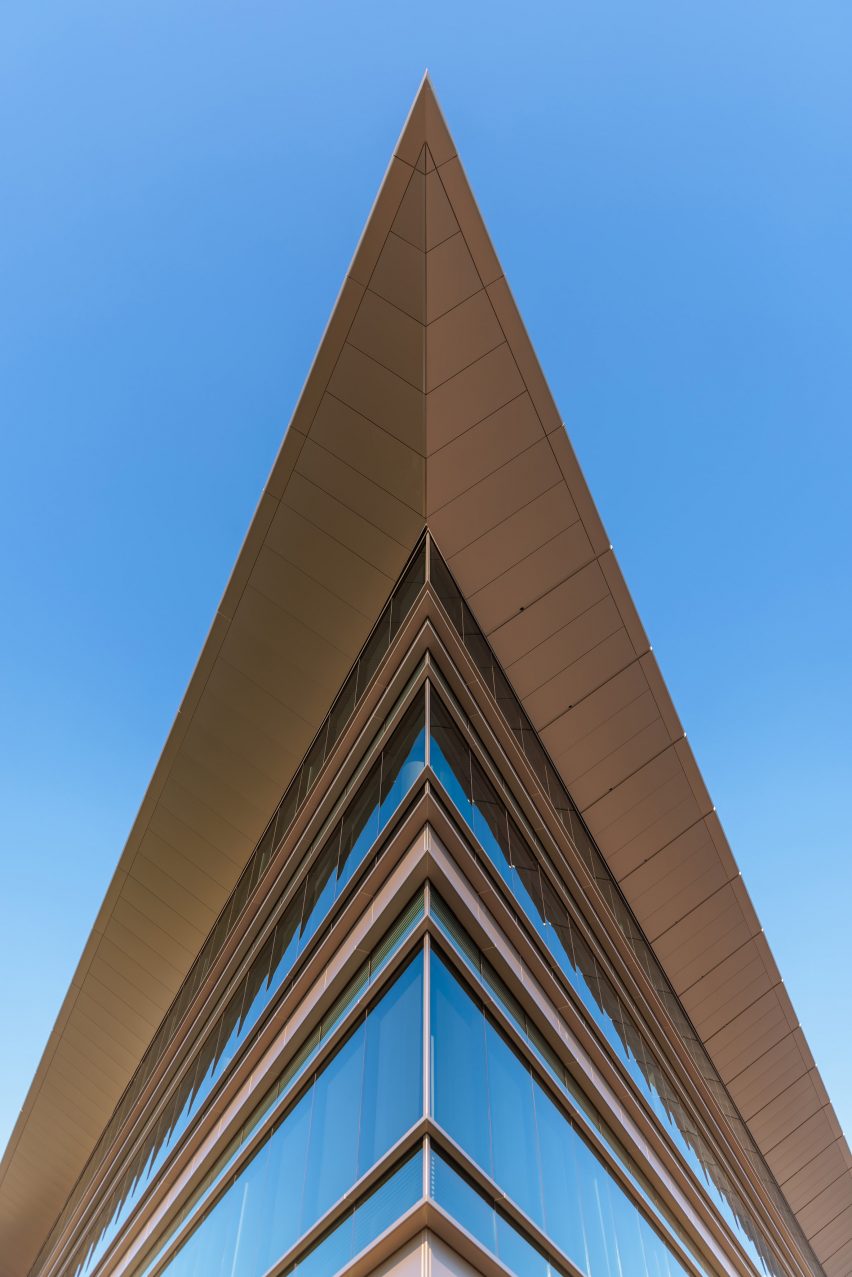 the point of a roof by foster and partners
