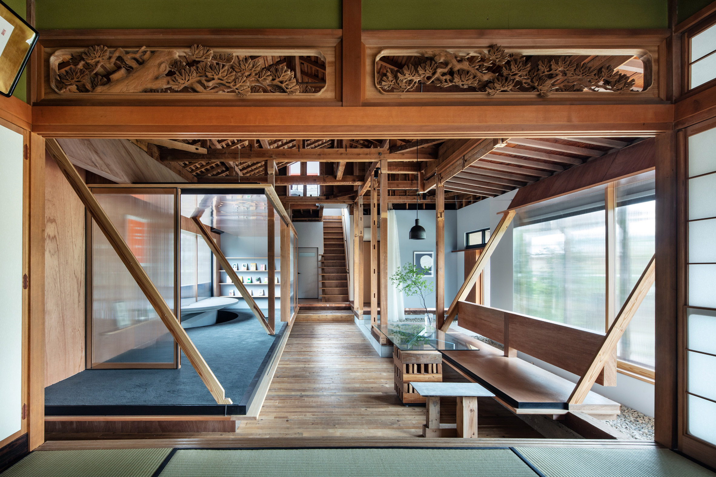 Interior view of updated Japanese house by NYAWA