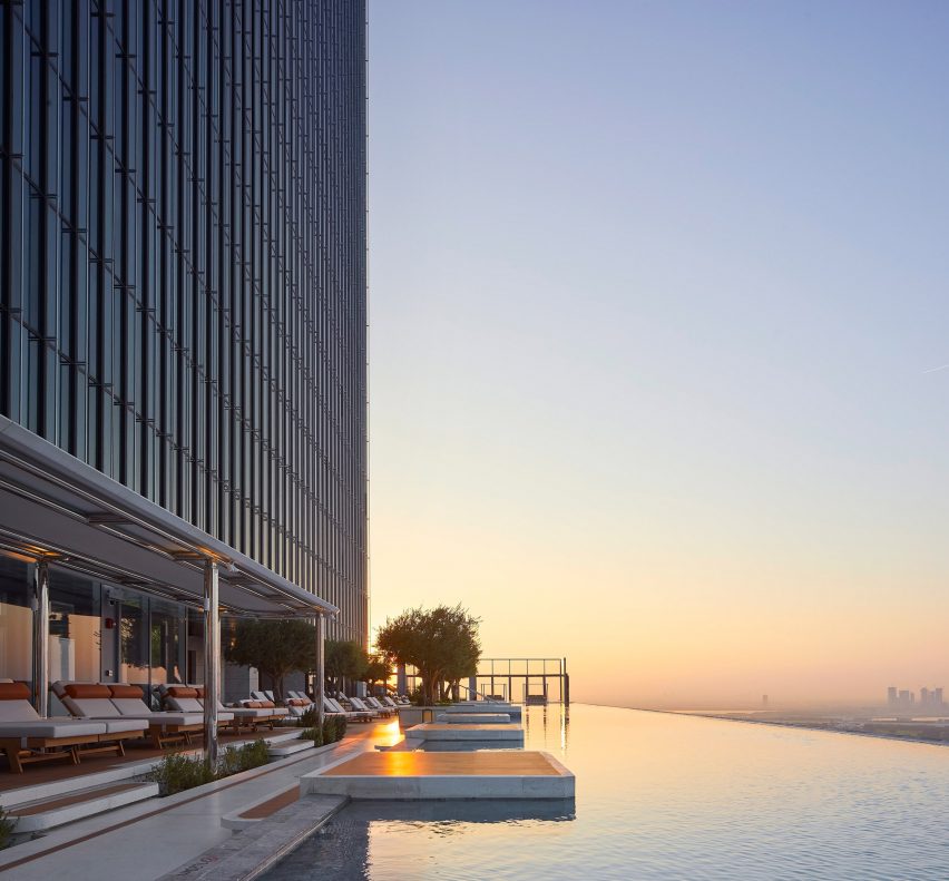 Rooftop infinity pool in Dubai