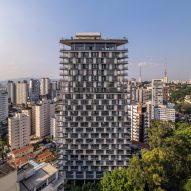 Triptyque wraps Onze22 high-rise in Brazil with large balconies