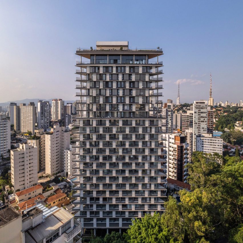 Onze 22 Tower Brazil