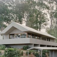 Edition Office tops New South Wales home with "bird’s mouth" cutout roof