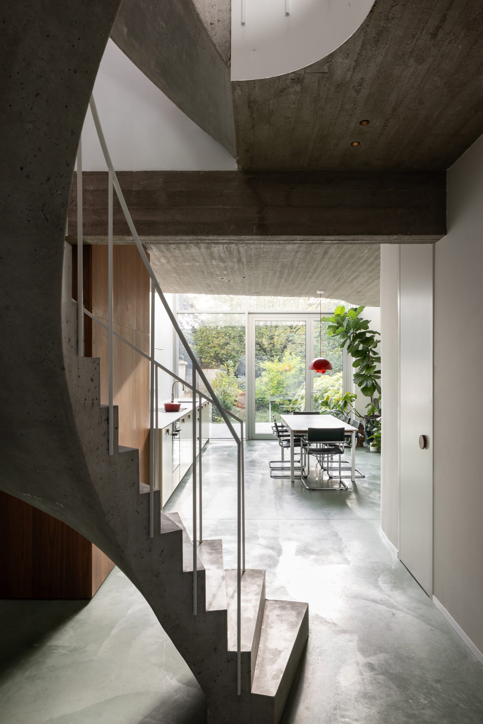 Entrance hall of Belgian home by Memo Architectuur in Belgium
