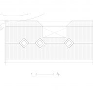Roof plan of the gable roof house