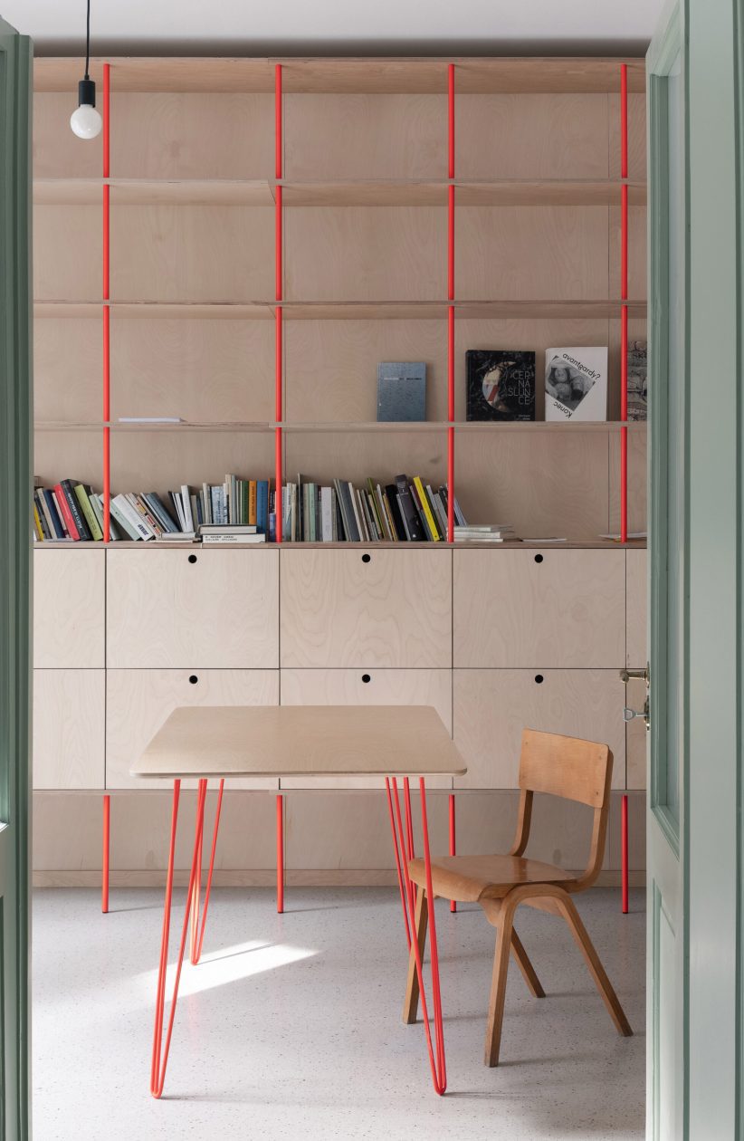 Byró Architekti “blurs old and new” at renovated House in Kutná Hora ...