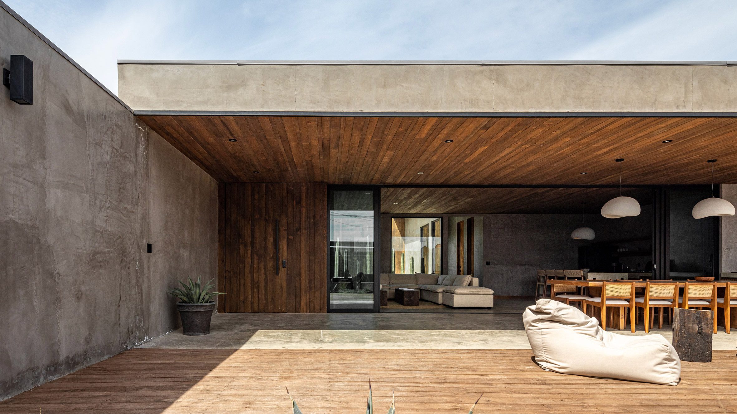 Cesar Mancillas distributes patios throughout narrow Mexican house - Vimarsana News
