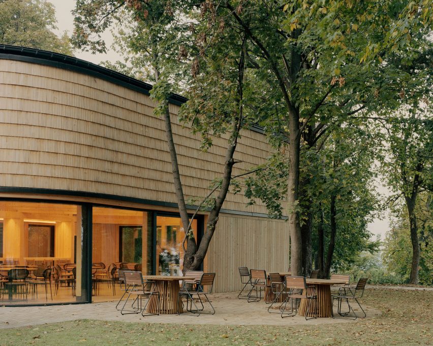 Forest Pavilion Normafa ski lodge extension by Hetedik Muterem and Studio Konstella