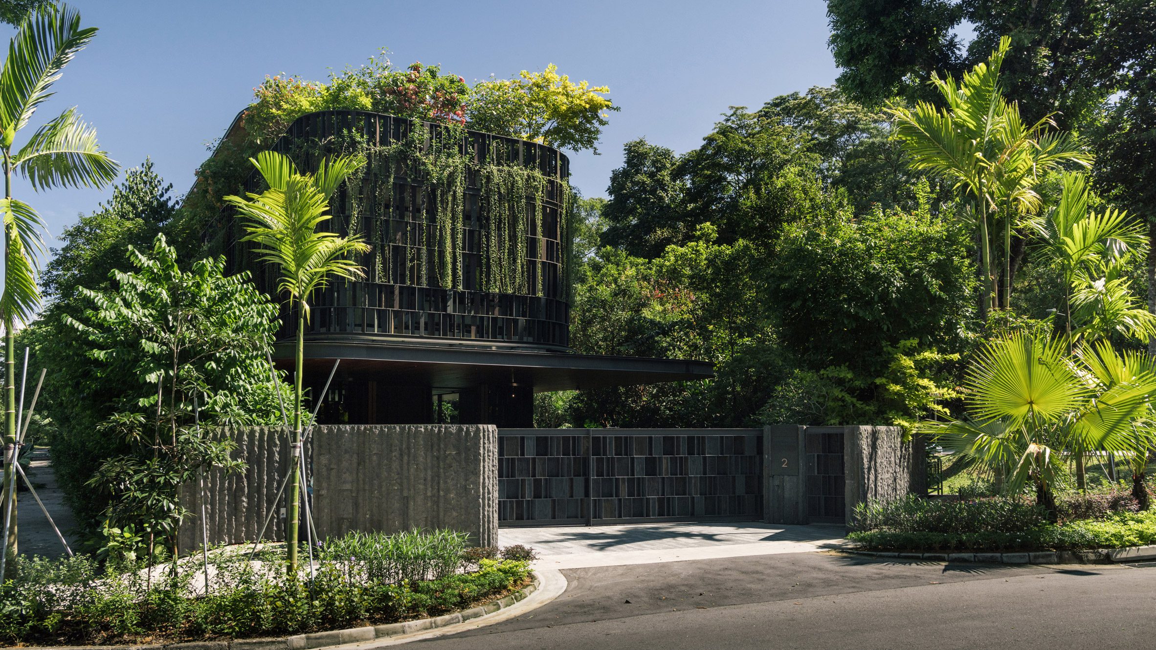 Touching Eden House by Wallflower Architecture + Design