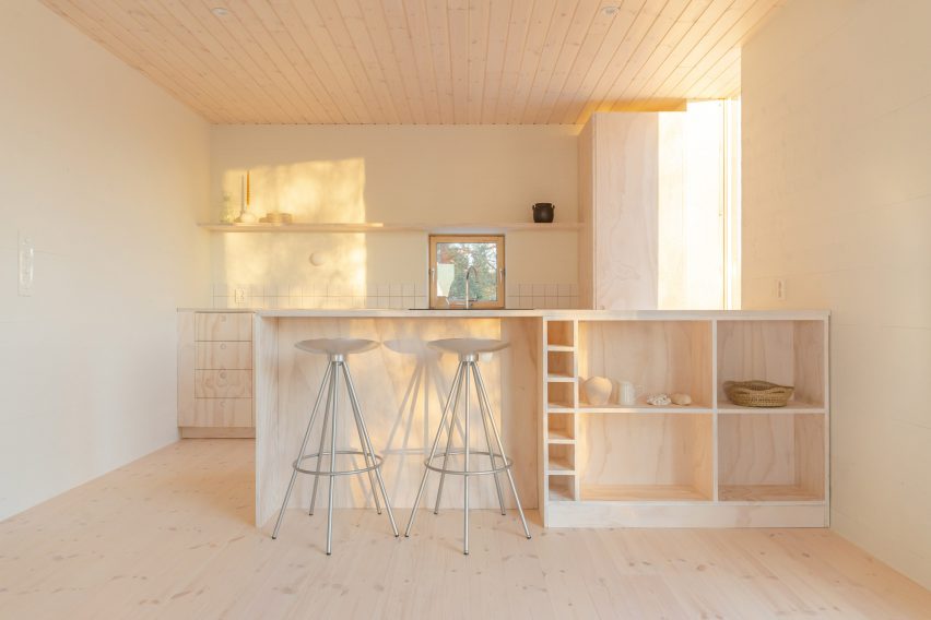 Norway holiday home kitchen interior by Erling Berg