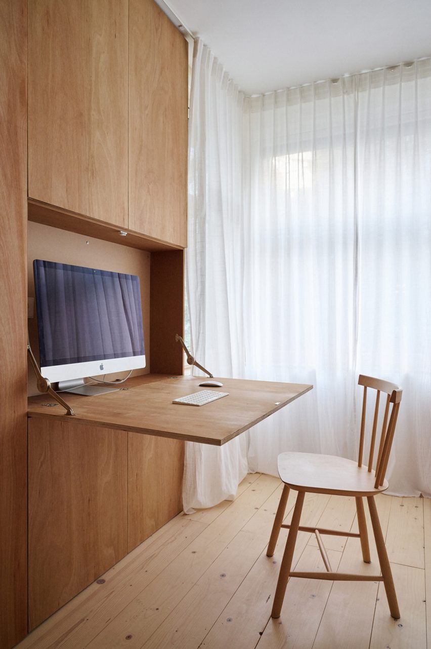 Computer nook at Ulli Heckmann's compact apartment in Rotterdam