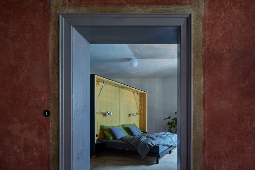 نمای اتاق خواب خانه در Český Krumlov، جمهوری چک توسط ORA