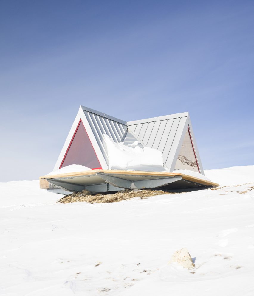 CLT structure of Pinwheel shelter in the Italian Alps by EX