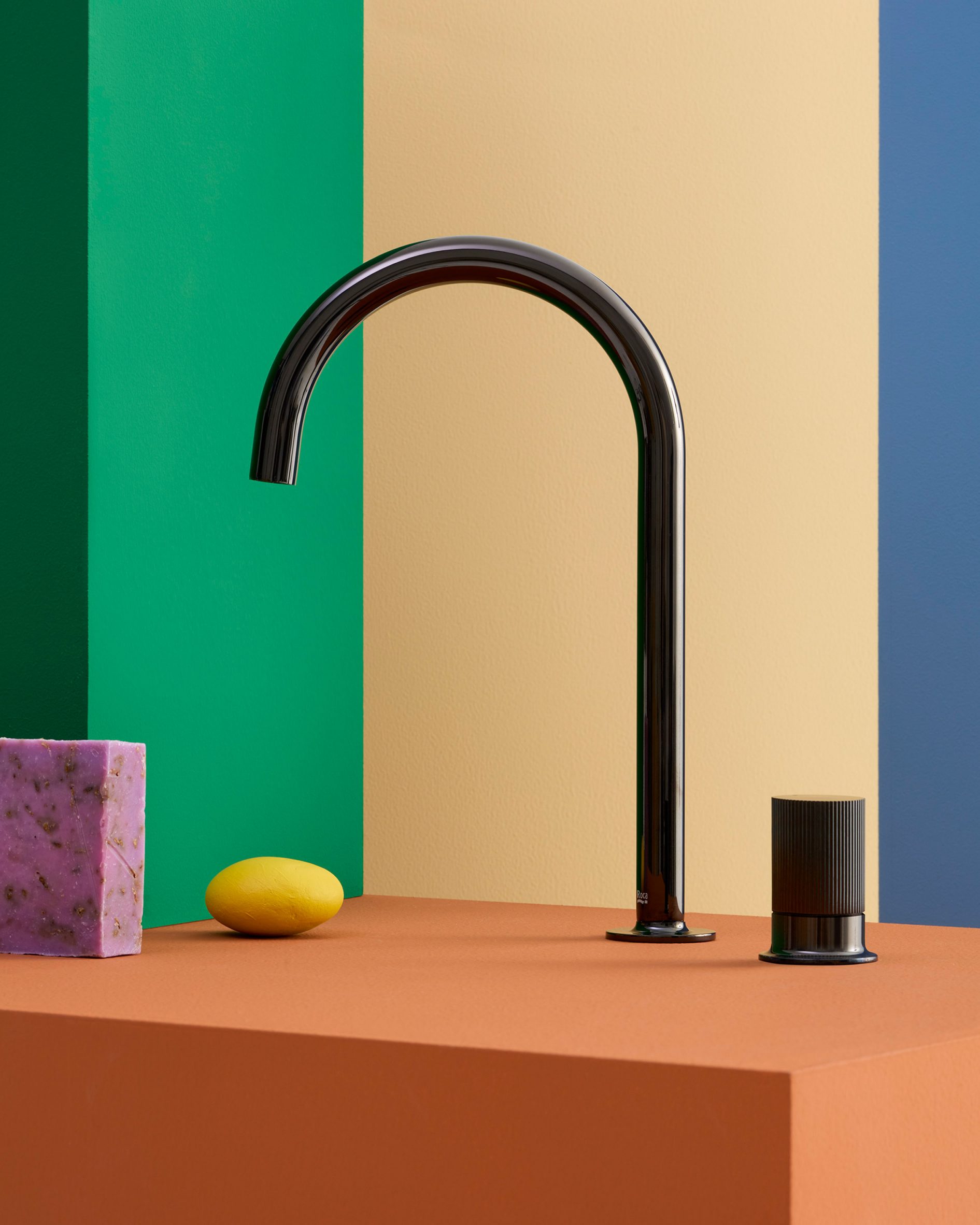Black tap with a Stripes handle by Roca