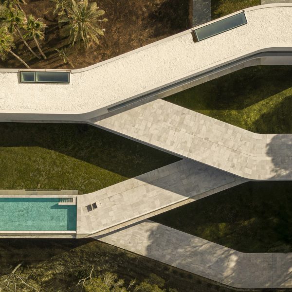 Fran Sylvester Architects marca el camino para la Casa Sabater en España