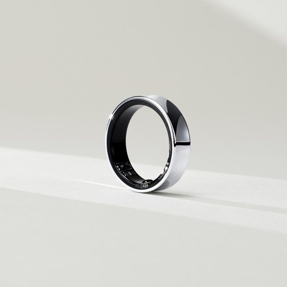 Photo of a simple silver ring