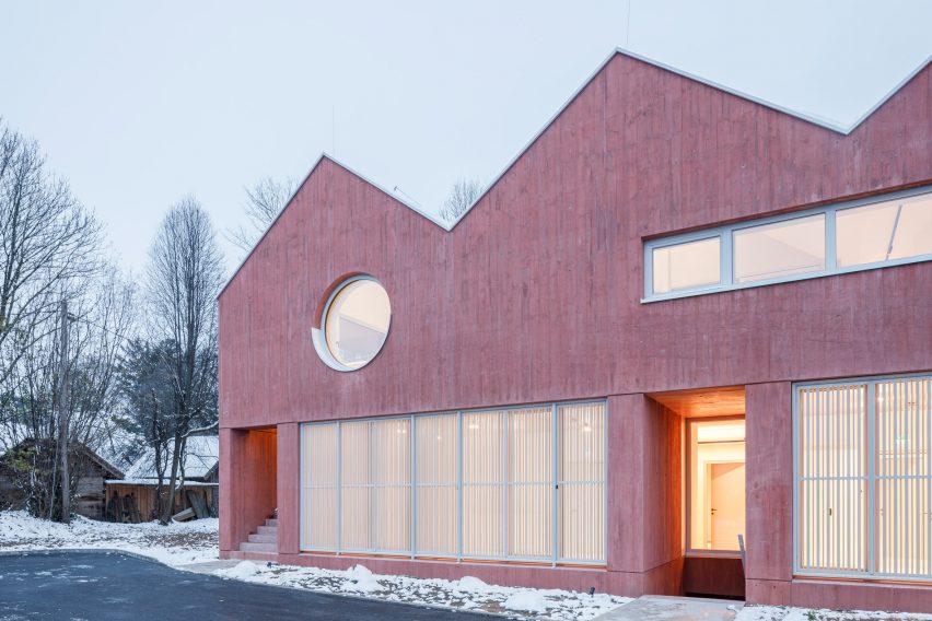 Facade of Clinic in Anif by Steiner Architecture