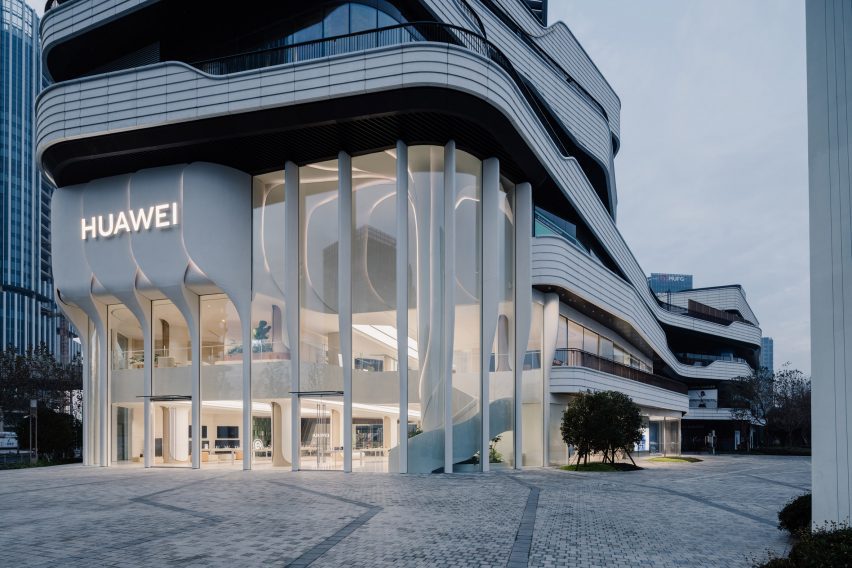 Facade of UNStudio Huawei flagship store in Shanghai