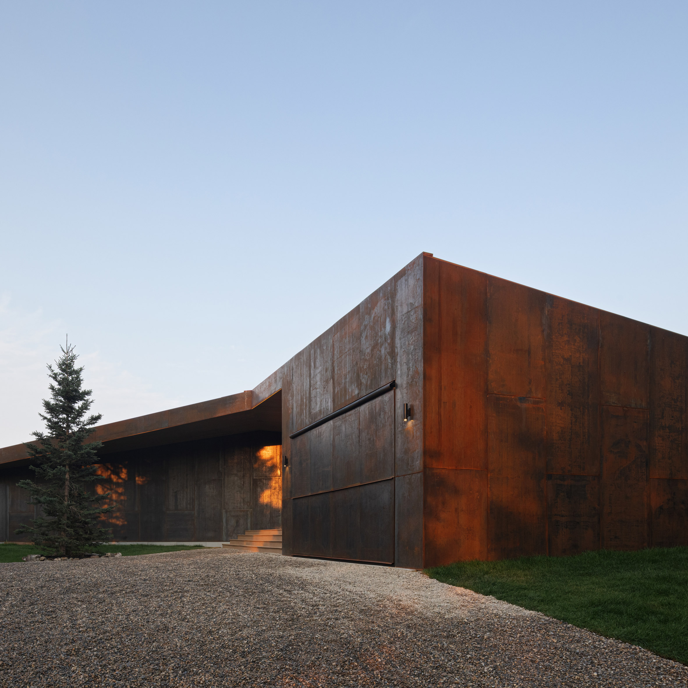 Y House, Canada, by Saunders Architecture