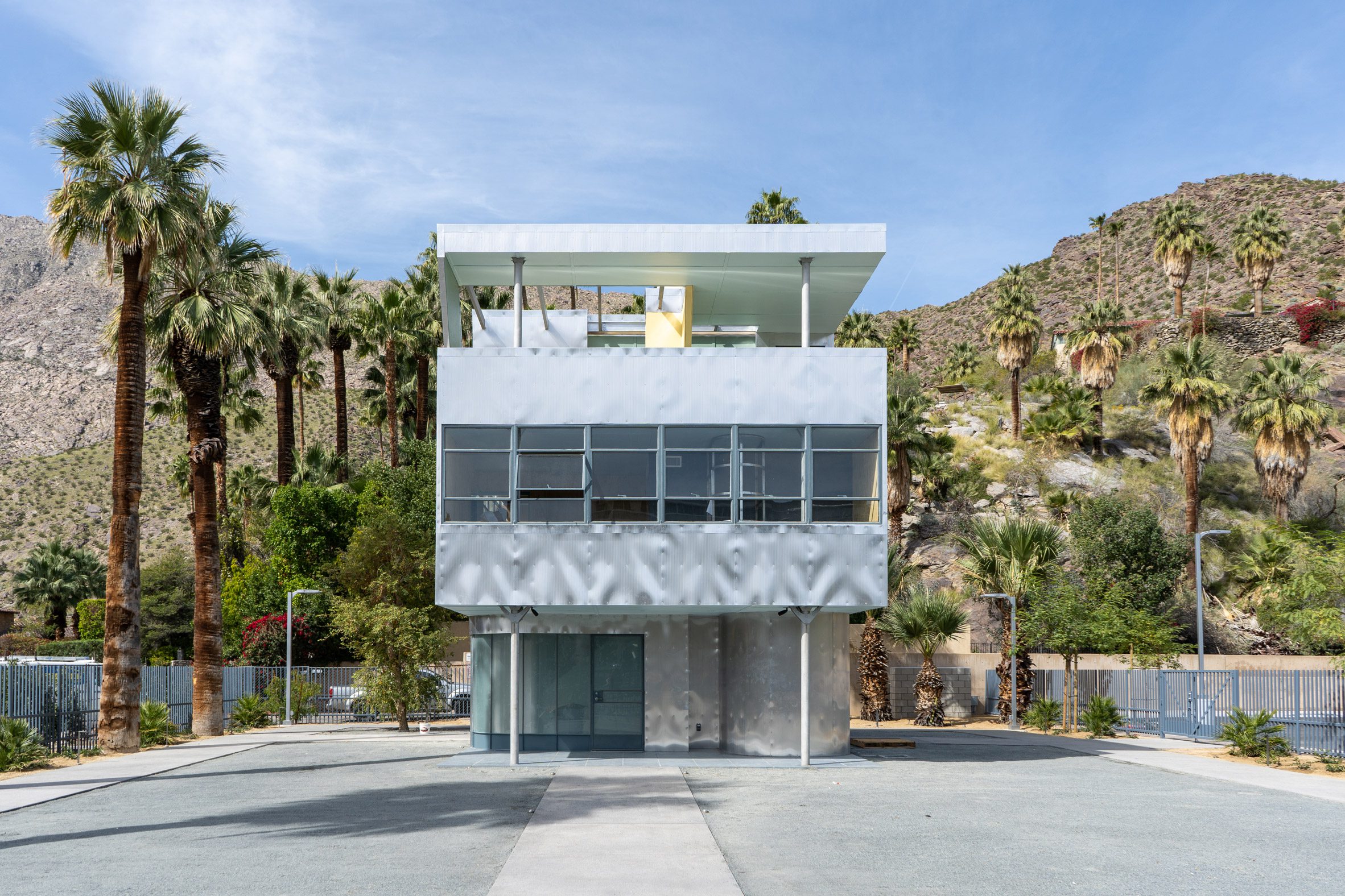 Aluminair House rebuilt in Palm Springs